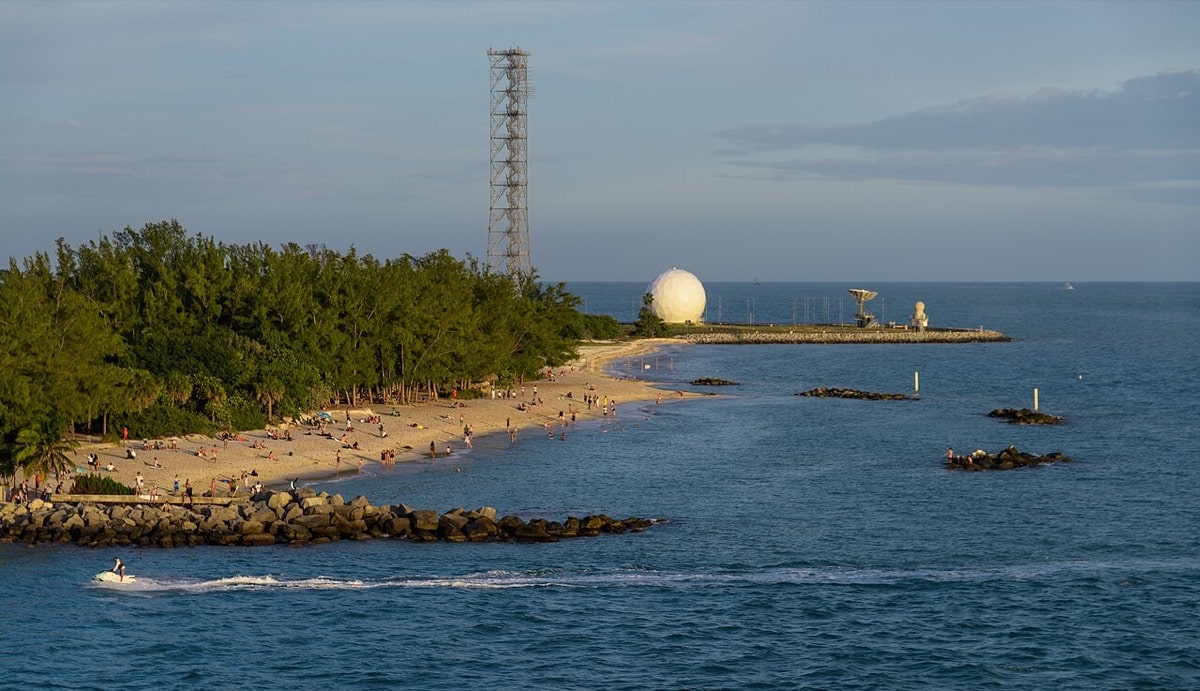 Fort Zachary Taylor beach in Key West with swimmers along the shoreline